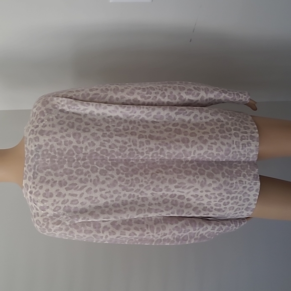 V-Neck Cashmere sweater - Picture 2 of 10